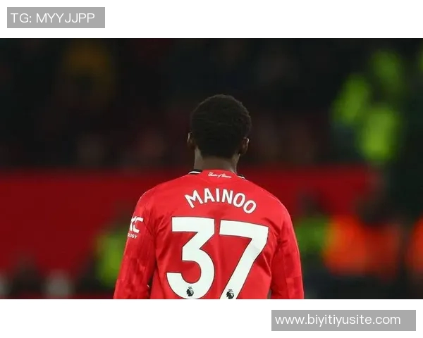 拜仁对曼联中场梅努表现出浓厚兴趣引发关注 拜仁对曼联中场梅努表现出浓厚兴趣引发关注