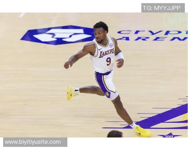 夸梅称詹姆斯防守回半场吃力进攻如火车头般迅猛